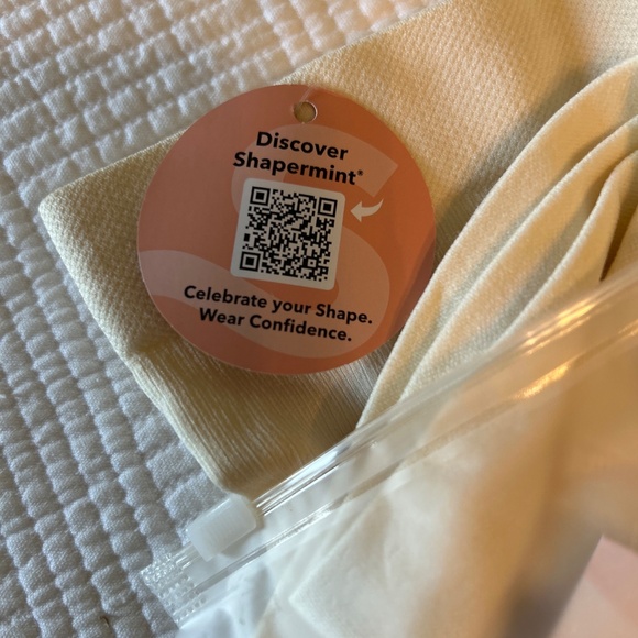 Shapermint high-waisted shaper shorts size M/L - Picture 8 of 9